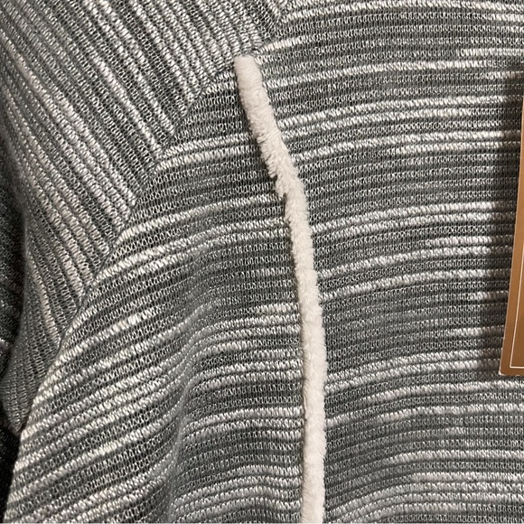 Francesca’s Blue Rain Olive Gray Light Sweater - Picture 3 of 6